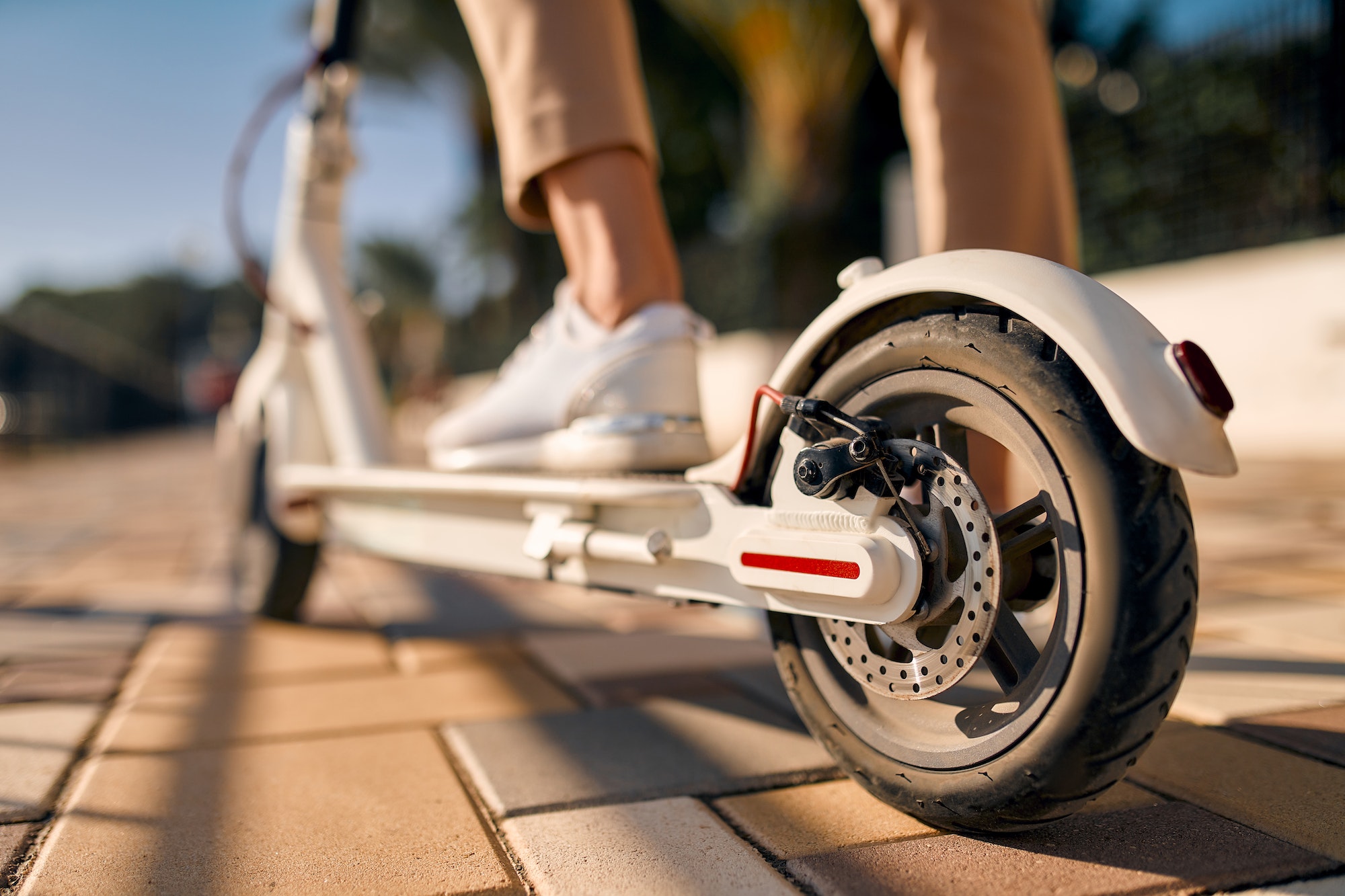 La trottinette électrique : un mode de transport moderne pour les trajets courts