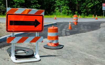 Panneaux routiers en entreprise : obligations, usages et bonnes pratiques